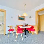 Haus Eggensberger Apartamento